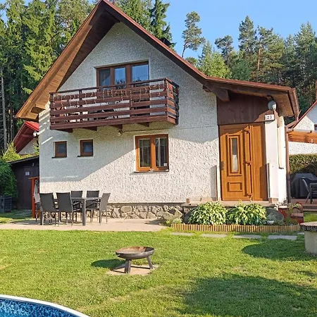 Marecek - V Lesni Osade U Reky Luznice *