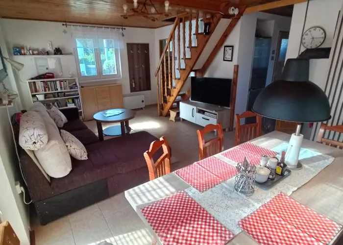 Marecek - V Lesni Osade U Reky Luznice * Skalice (Tabor)