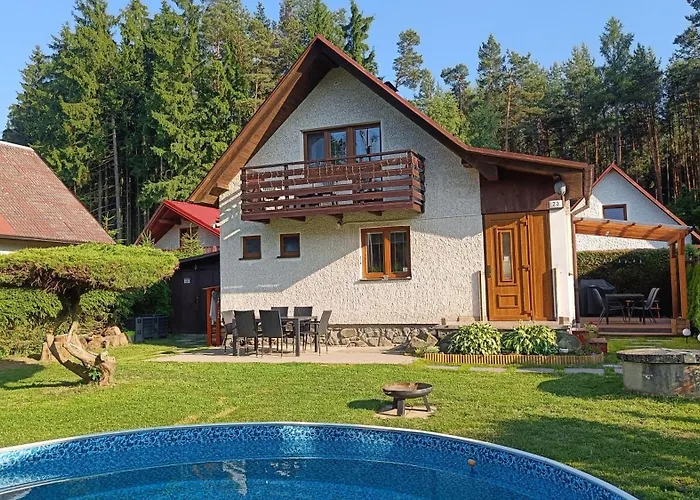 Marecek - V Lesni Osade U Reky Luznice * Skalice (Tabor)